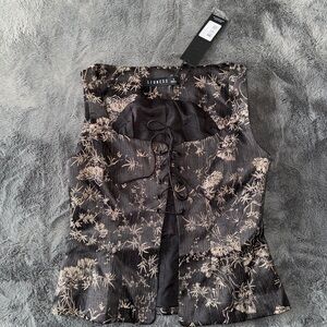 Lioness Black Floral Lace-Up size small